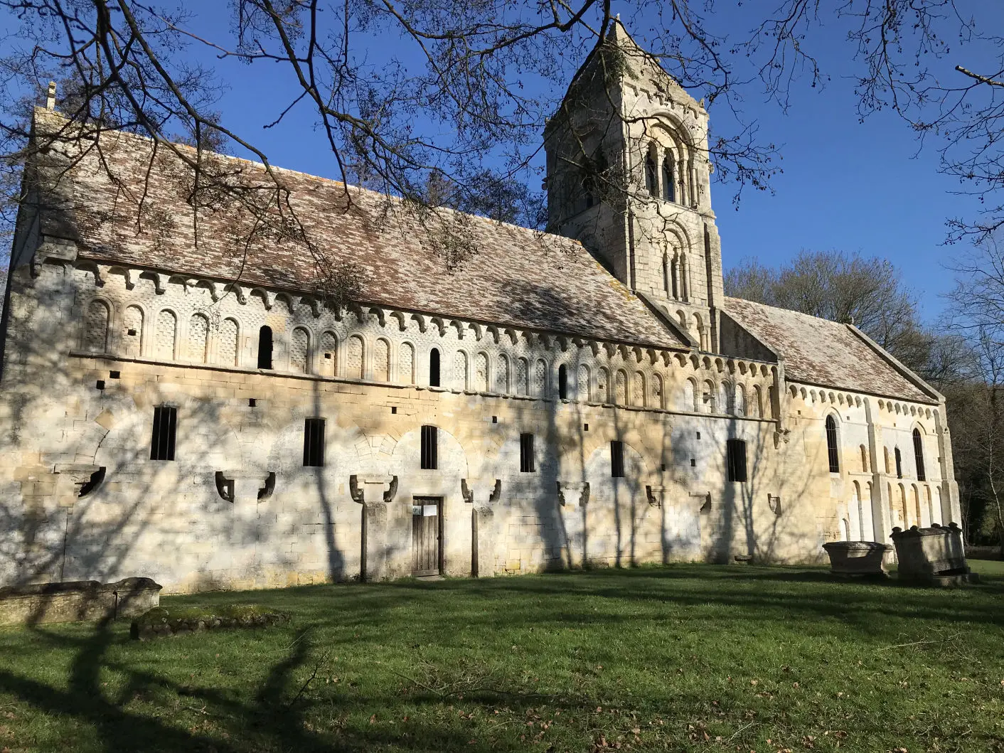 Les églises romanes du Bessin - Thaon